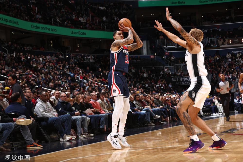 曼联纽卡究竟花落谁家？莱比锡晒图谢什科正在单独训练中.